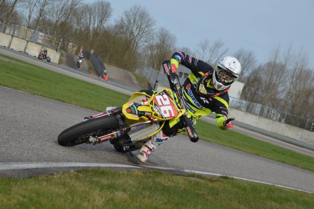 Supermoto-slide-03-1024x681 supermoto training