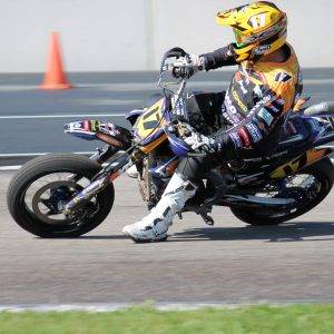 Supermoto circuit training met eigen motor